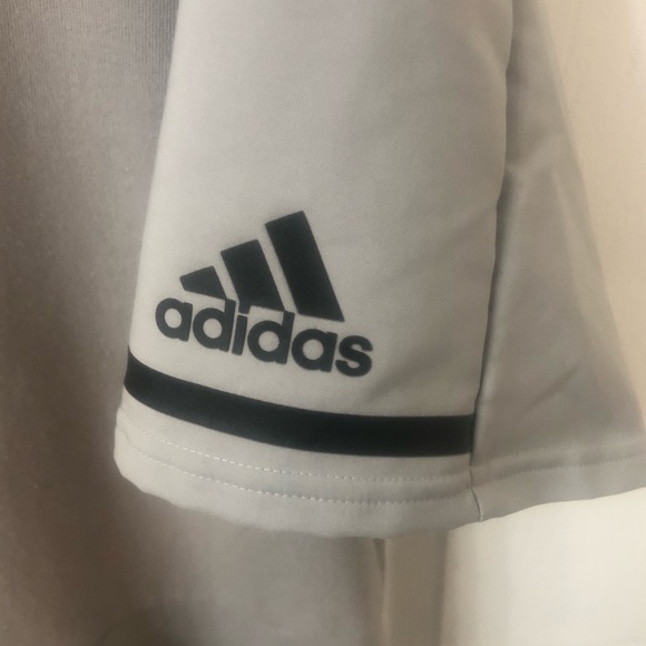 Large Adidas Pullover Sweatshirt - Picture 3 of 4